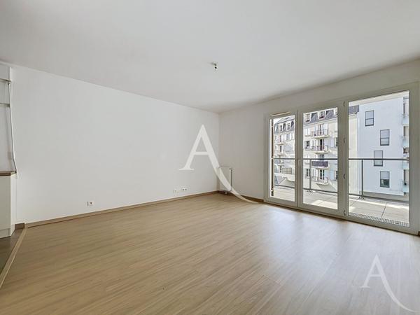 Appartement 2 pièces au coeur du centre ville de Mantes La Jolie avec place de stationnement