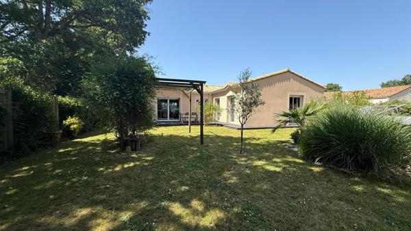 LA ROCHE SUR YON, MAISON DE PLAIN PIED 4 CHAMBRES