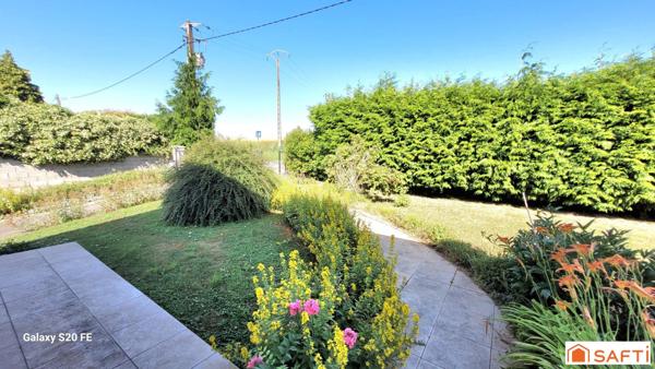 Pavillon INDIVIDUEL de 113m² habitable de PLAIN PIED très LUMINEUX avec SOUS SOL COMPLET et parcelle d'environ 1800m²