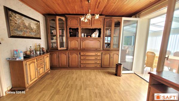 Pavillon INDIVIDUEL de 113m² habitable de PLAIN PIED très LUMINEUX avec SOUS SOL COMPLET et parcelle d'environ 1800m²