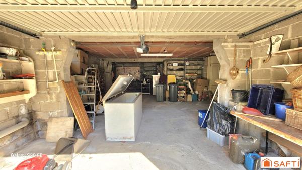 Pavillon INDIVIDUEL de 113m² habitable de PLAIN PIED très LUMINEUX avec SOUS SOL COMPLET et parcelle d'environ 1800m²