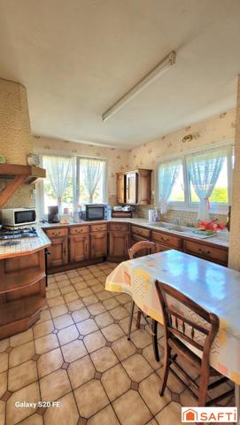 Pavillon INDIVIDUEL de 113m² habitable de PLAIN PIED très LUMINEUX avec SOUS SOL COMPLET et parcelle d'environ 1800m²