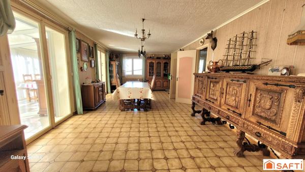 Pavillon INDIVIDUEL de 113m² habitable de PLAIN PIED très LUMINEUX avec SOUS SOL COMPLET et parcelle d'environ 1800m²