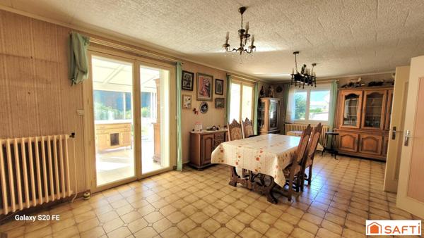 Pavillon INDIVIDUEL de 113m² habitable de PLAIN PIED très LUMINEUX avec SOUS SOL COMPLET et parcelle d'environ 1800m²