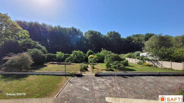 Pavillon INDIVIDUEL de 113m² habitable de PLAIN PIED très LUMINEUX avec SOUS SOL COMPLET et parcelle d'environ 1800m²