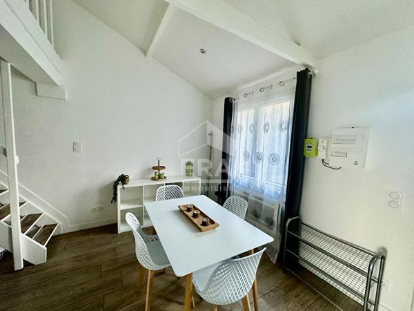 Location d'un F1 meublé dans une dépendance divisée en 2 logement avec jardin à Herblay-sur-Seine.