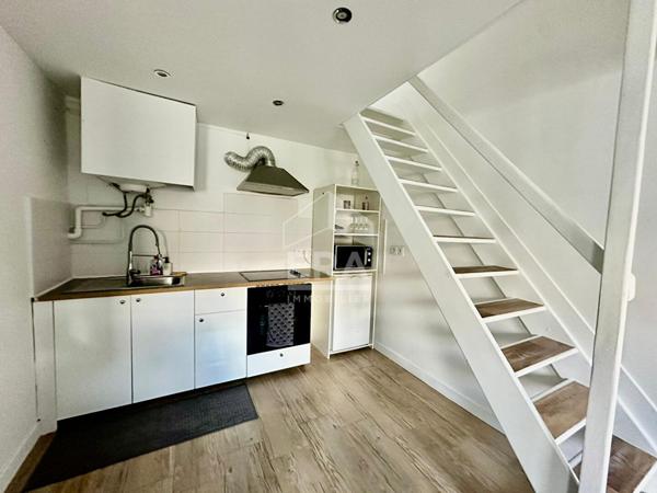Location d'un F1 meublé dans une dépendance divisée en 2 logement avec jardin à Herblay-sur-Seine.