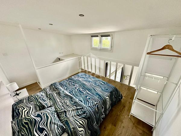 Location d'un F1 meublé dans une dépendance divisée en 2 logement avec jardin à Herblay-sur-Seine.