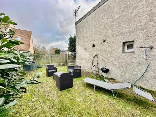 Location d'un F1 meublé dans une dépendance divisée en 2 logement avec jardin à Herblay-sur-Seine.