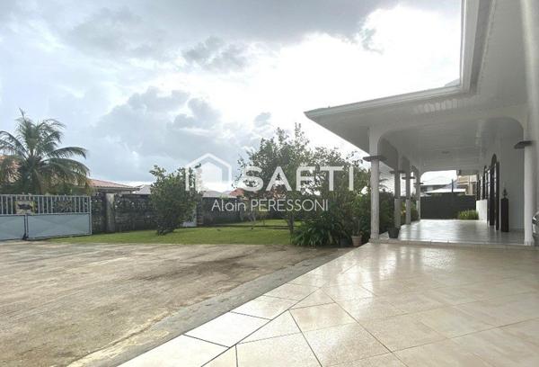 Villa T5 - Piscine ~123m2 hab / 1050m2 Lot. résidentiel