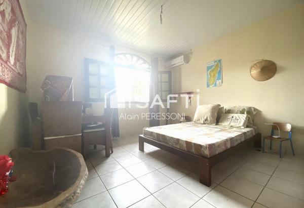 Villa T5 - Piscine ~123m2 hab / 1050m2 Lot. résidentiel