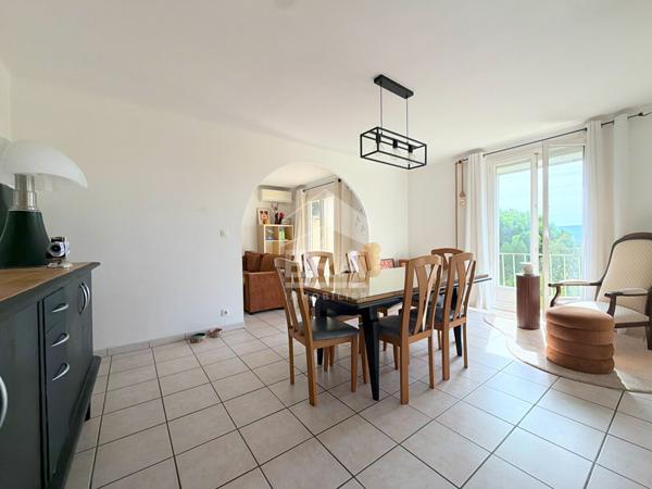 A VENDRE EXCLUSIVITE PERTUIS 84120 APPARTEMENT TYPE 5 PIECES D'ENVIRON 82M² AVEC CAVE PRIVATIVE