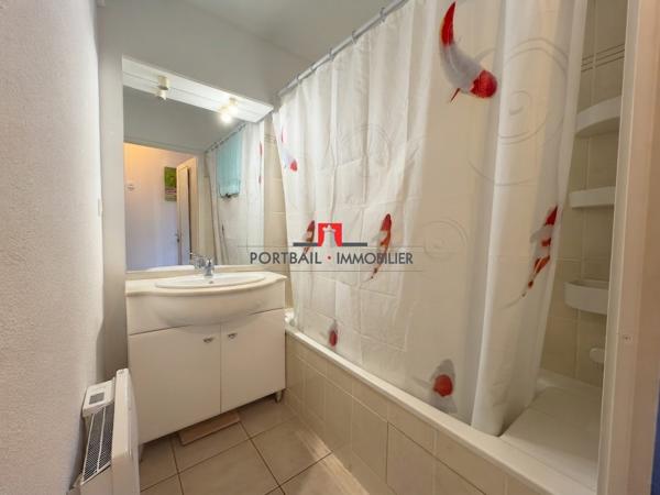 Investissement locatif – Appartement T2 avec balcon, parking et piscine – Locataire en place