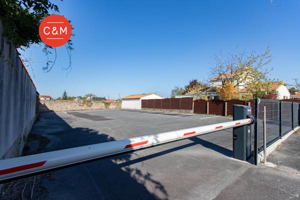 44400 REZE REZE 8 MAI - Place de parking sécurisé