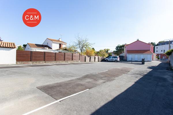 44400 REZE REZE 8 MAI - Place de parking sécurisé