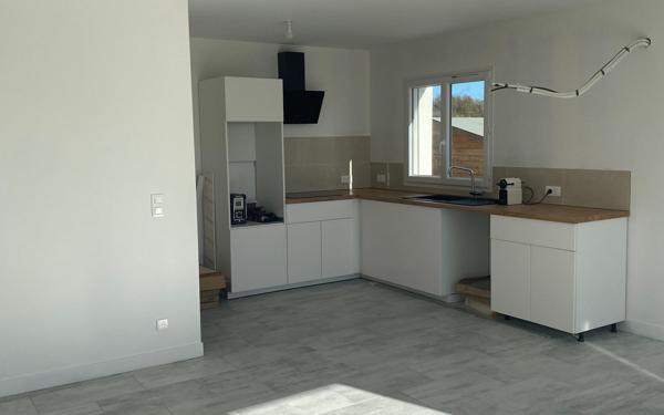 Maison à louer    4 pièces •  Saugnac-et-Cambran