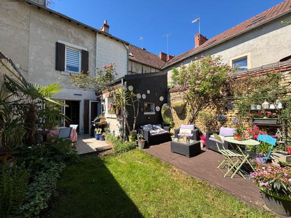 Maison de ville à vendre à Châteauroux dans l'Indre (36000), ref : JA/764