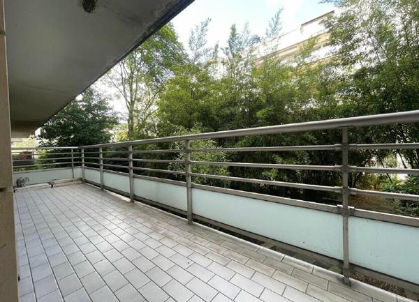 Appartement à vendre    1 pièce • 52 m2 Paris 14