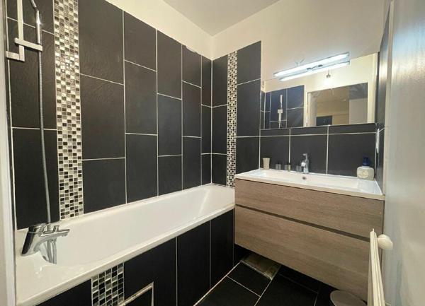 Appartement à vendre    1 pièce • 52 m2 Paris 14