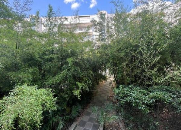 Appartement à vendre    1 pièce • 52 m2 Paris 14