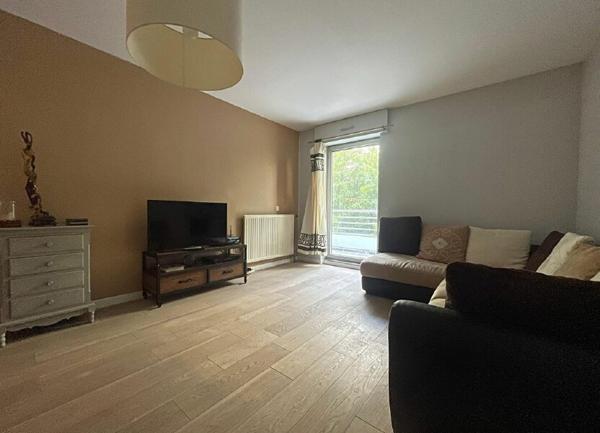 Appartement à vendre    1 pièce • 52 m2 Paris 14