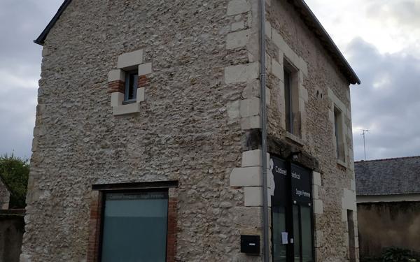 Immeuble à vendre    2 pièces •  Onzain