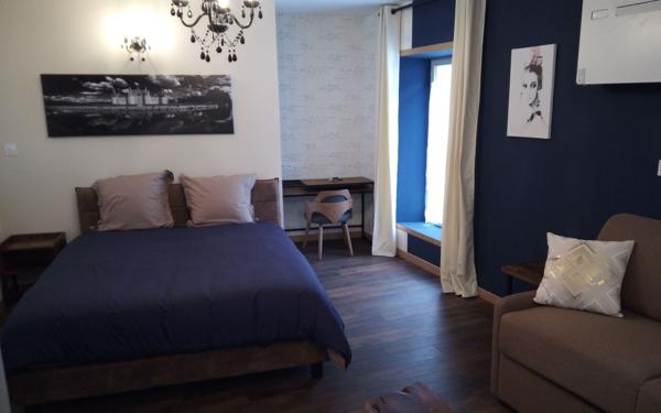 Immeuble à vendre    2 pièces •  Onzain