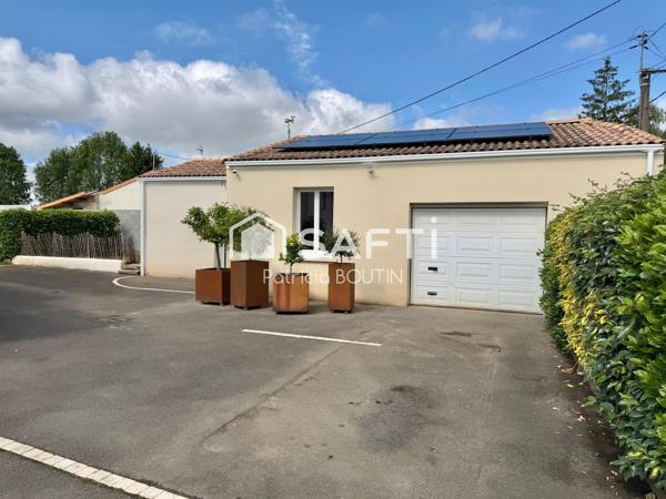 PAVILLON DE PLAIN PIED 4 CHAMBRES, BUREAU PISCINE ET GARAGES !