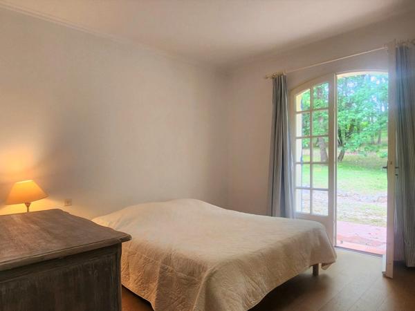 Belle villa de plain pied avec cadre exceptionnel -  à vendre -  4 pièces - proche de MONFLANQUIN 47150 (Lot-et-Garonne)