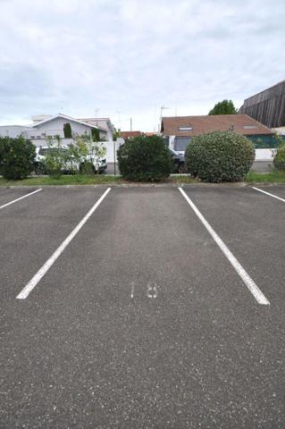 PARKING PRIVE ET SECURISE A AIGUILLON