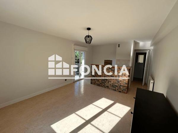 Location Studio 30.59 m² - 1 RUE DU PERE ROBERT Caen 14000