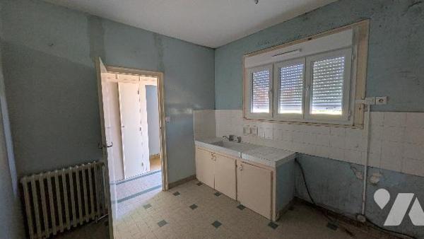Maison d'habitation idéal investisseur proche de la gare de Mauzé-Sur-Le-Mignon.