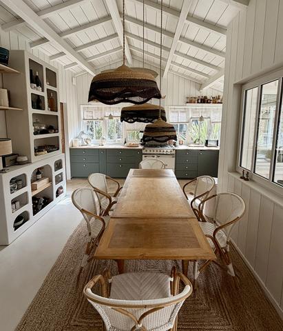 Cap Ferret, entre bassin et océan, ravissante villa bois, 4 chambres, 3 SB/SE, piscine chauffée, 3 cabanons, sur très belle parcelle végétalisée de 800m2
