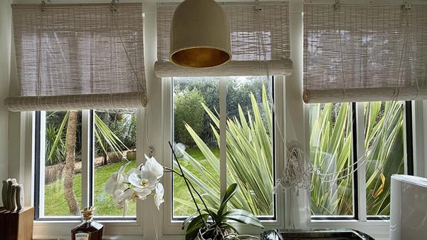 Cap Ferret, entre bassin et océan, ravissante villa bois, 4 chambres, 3 SB/SE, piscine chauffée, 3 cabanons, sur très belle parcelle végétalisée de 800m2