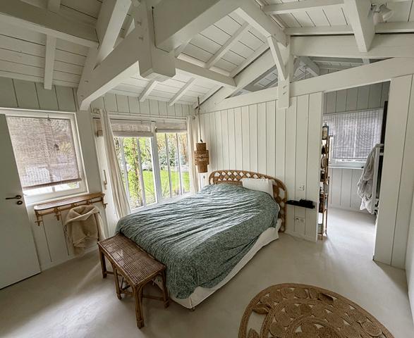 Cap Ferret, entre bassin et océan, ravissante villa bois, 4 chambres, 3 SB/SE, piscine chauffée, 3 cabanons, sur très belle parcelle végétalisée de 800m2