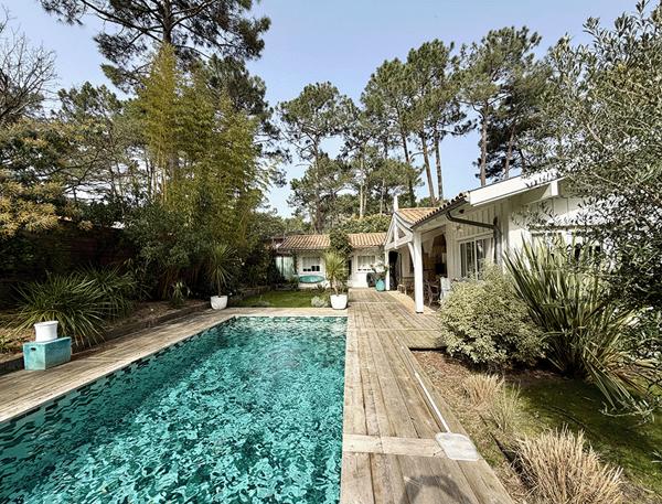 Cap Ferret, entre bassin et océan, ravissante villa bois, 4 chambres, 3 SB/SE, piscine chauffée, 3 cabanons, sur très belle parcelle végétalisée de 800m2