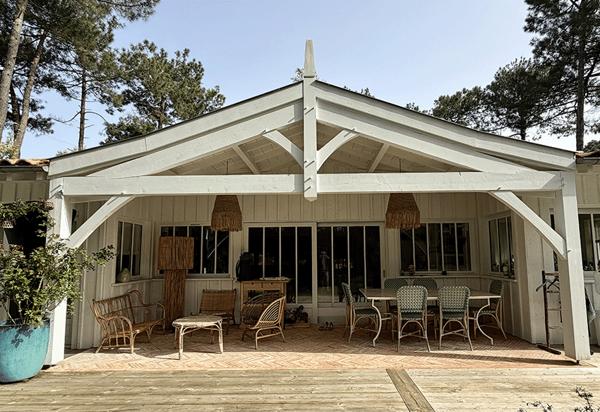 Cap Ferret, entre bassin et océan, ravissante villa bois, 4 chambres, 3 SB/SE, piscine chauffée, 3 cabanons, sur très belle parcelle végétalisée de 800m2