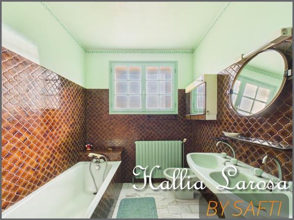 Pavillon de type 7 avec garage et jardin