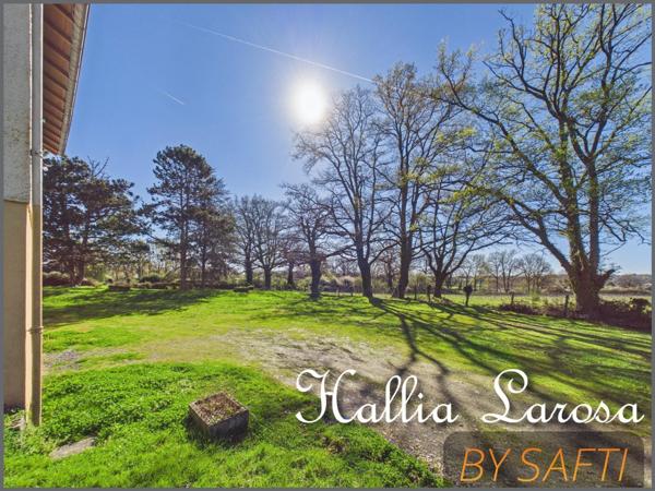 Pavillon de type 7 avec garage et jardin