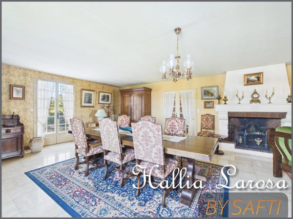 Pavillon de type 7 avec garage et jardin