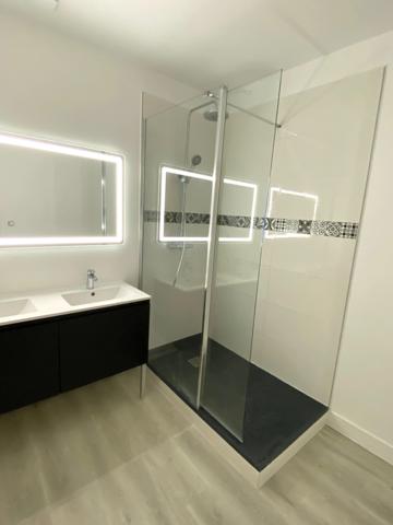 APPARTEMENT T3 (DPE C) AVEC TERRASSE - BORDEAUX QUARTIER ST PIERRE/CAMILLE JULLIAN - IMMEUBLE EN PIERRE RÉNOVÉ.