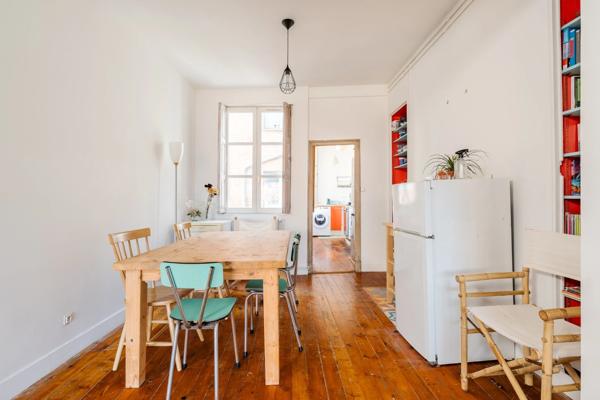 EXCEPTIONNEL T3 ATYPIQUE AU CŒUR DE TOULOUSE, ALLIANT CHARME, LUMINOSITÉ ET CALME ABSOLU À DEUX PAS DE LA PLACE DE LA TRINITÉ