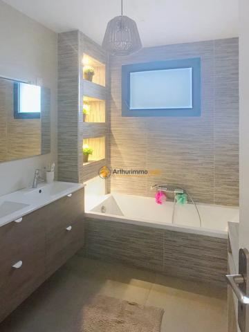 Vente                                                      Villa
                        
                     5 pièces                      150 m2                     à Villeneuve-de-la-Raho