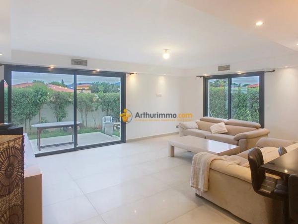 Vente                                                      Villa
                        
                     5 pièces                      150 m2                     à Villeneuve-de-la-Raho