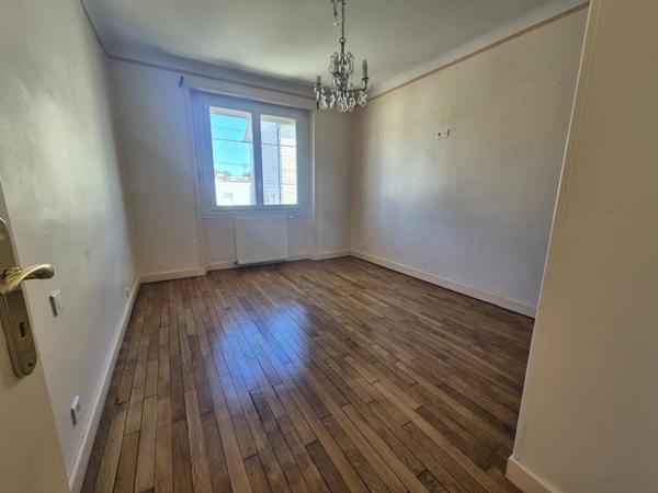 Location                                                      Maison
                        
                     5 pièces                      137 m2                     à Brive-la-Gaillarde
