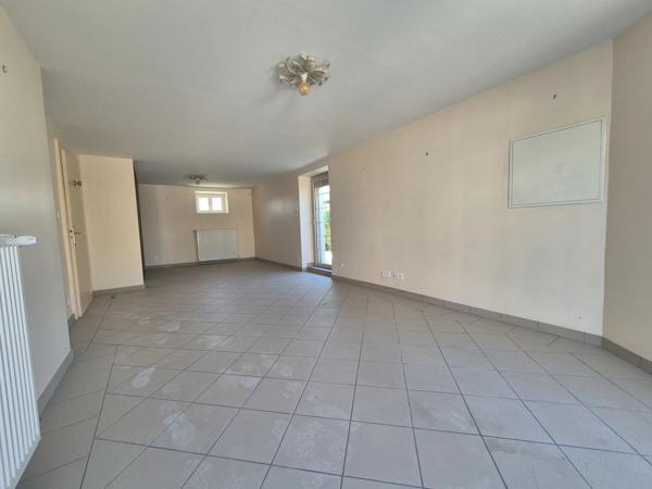 Location                                                      Maison
                        
                     5 pièces                      137 m2                     à Brive-la-Gaillarde