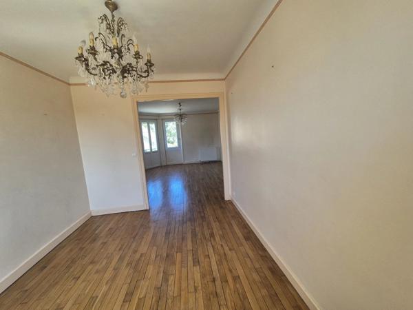 Location                                                      Maison
                        
                     5 pièces                      137 m2                     à Brive-la-Gaillarde