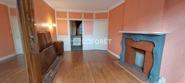 Achat maison Saint-Flour - 9 pièce(s) - 160 m² - 66 000 €