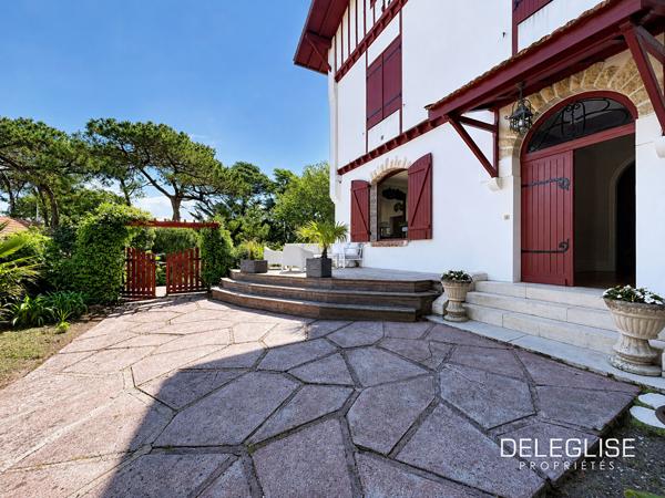 Ref. 1374 : Appartement T4 de caractère avec vue Bassin et jardin en Ville d’Hiver à Arcachon