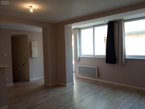 Appartement à louer à Langres en Haute-Marne (52200), ref : 52020-918925